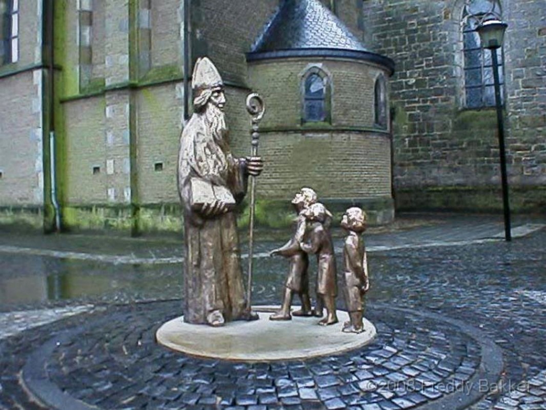 2003-06-26 Denekamp, Standbeeld St. Nicolaas.jpg